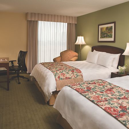 Hotel Carlingview Toronto Airport Місісаґа Номер фото