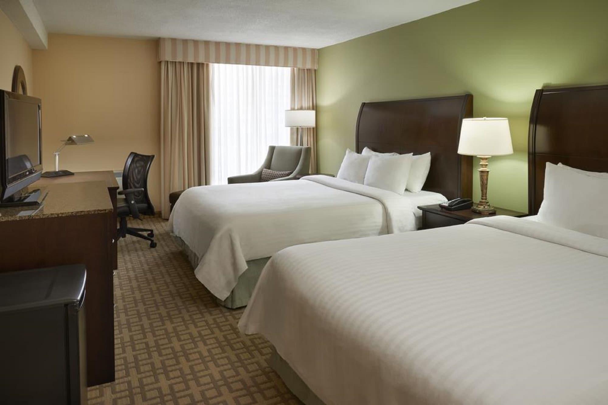 Hotel Carlingview Toronto Airport Місісаґа Екстер'єр фото