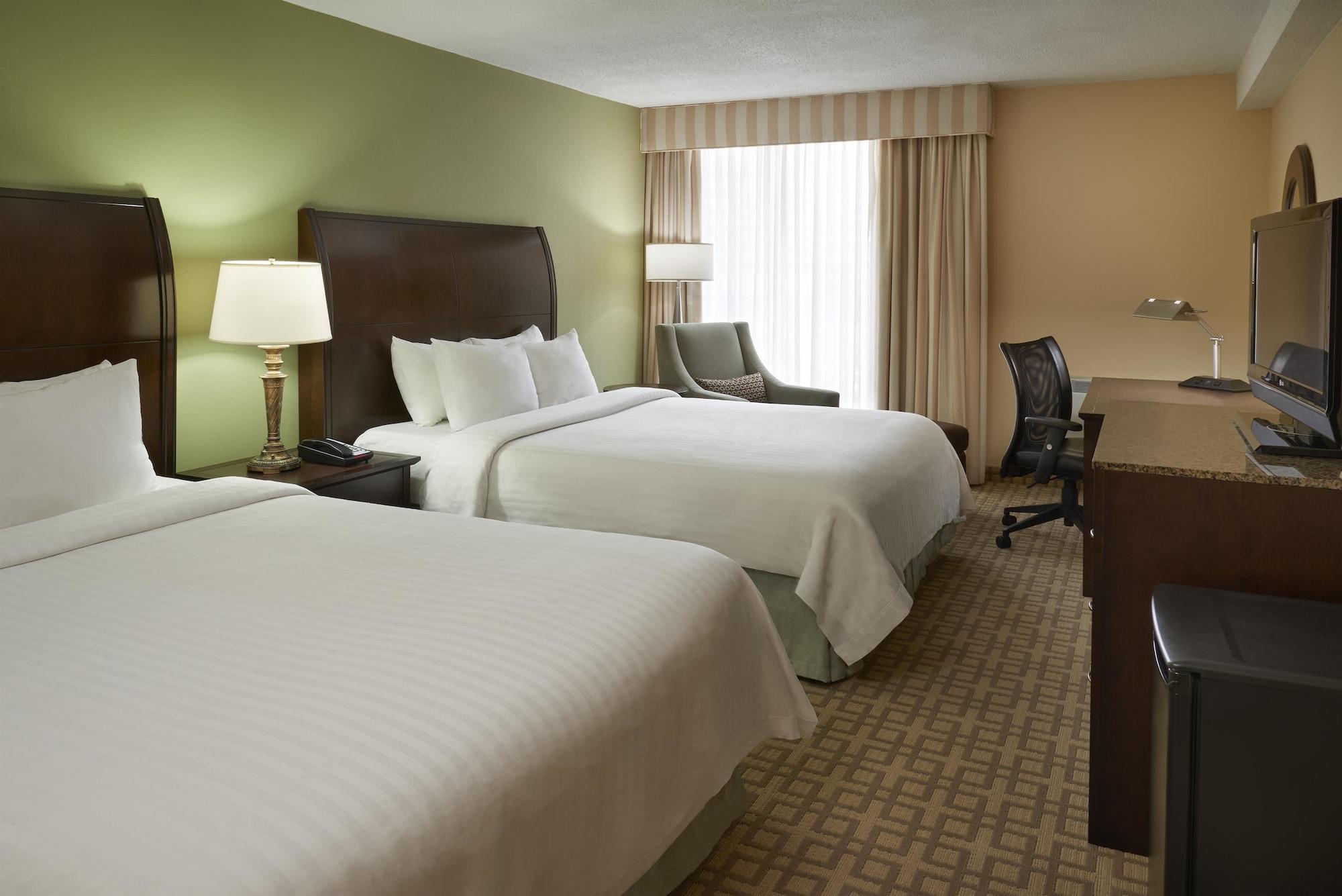 Hotel Carlingview Toronto Airport Місісаґа Екстер'єр фото