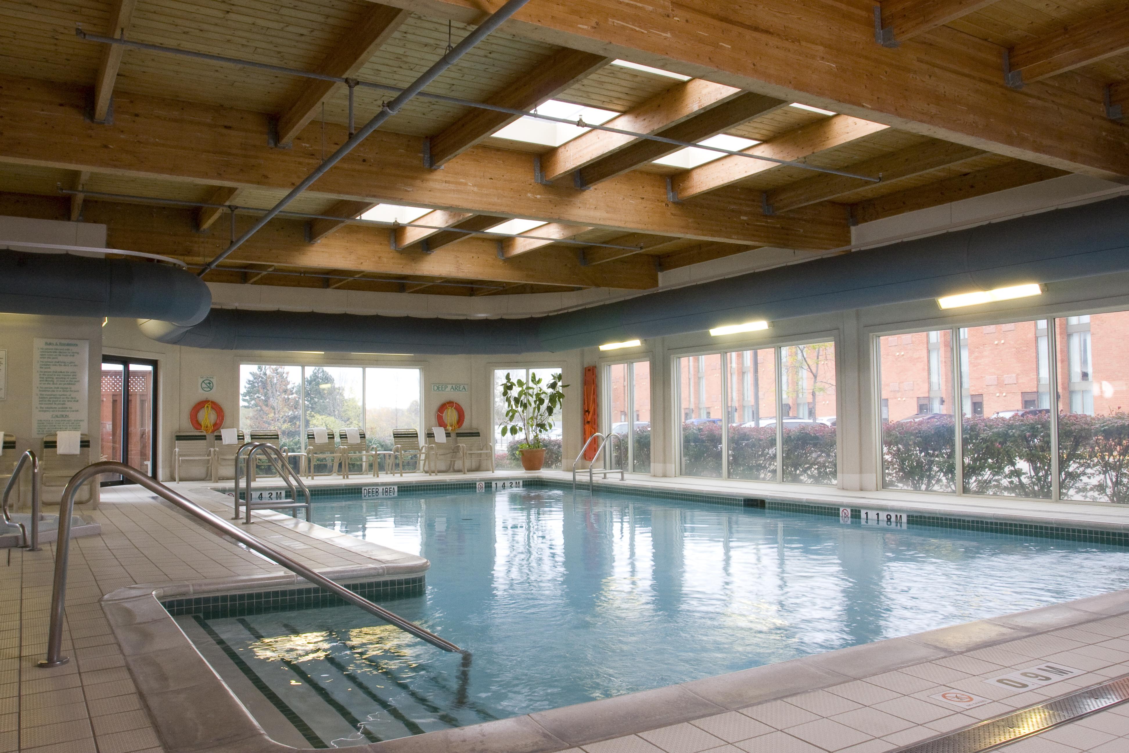 Hotel Carlingview Toronto Airport Місісаґа Екстер'єр фото