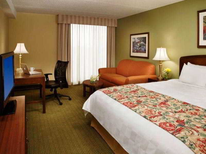 Hotel Carlingview Toronto Airport Місісаґа Екстер'єр фото