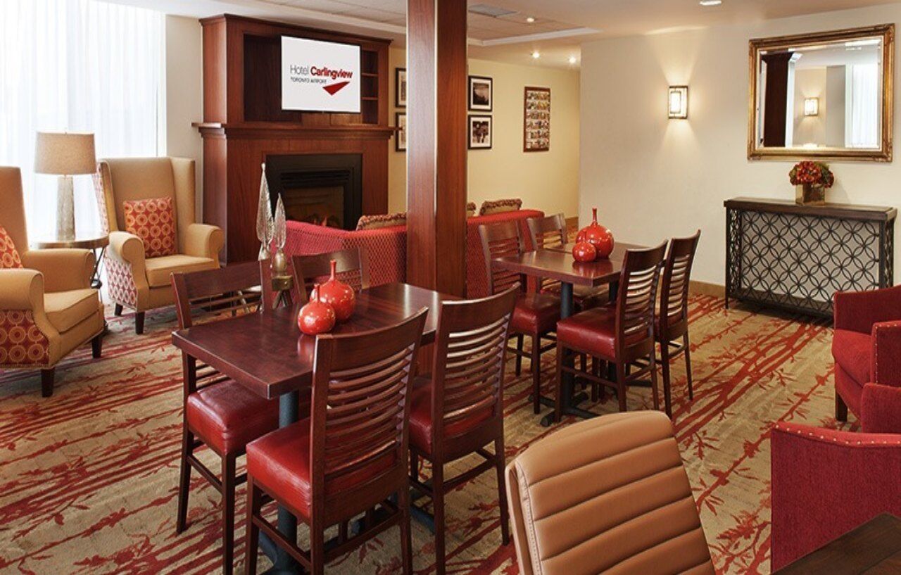 Hotel Carlingview Toronto Airport Місісаґа Екстер'єр фото